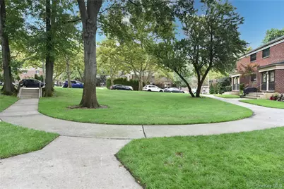 219-37 75th Avenue #160A2, Oakland Gardens, NY 11364 - Photo 4