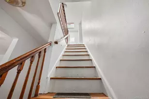 959 E 220th St, Bronx, NY 10469 - Photo 8