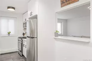 101 Clinton Ave, Mineola, NY 11501 - Photo 12