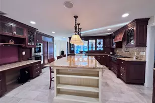 35 Moss Ln, Jericho, NY 11753 - Photo 6