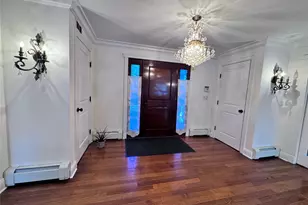 35 Moss Ln, Jericho, NY 11753 - Photo 10