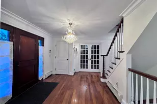 35 Moss Ln, Jericho, NY 11753 - Photo 8