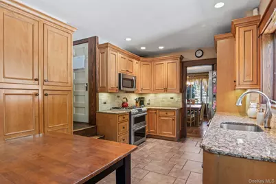 399 Ocean Avenue, Massapequa, NY 11758 - Photo 12