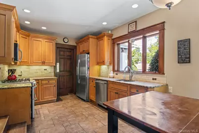399 Ocean Avenue, Massapequa, NY 11758 - Photo 14
