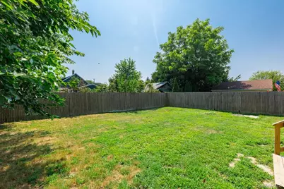 80 Kensington Court, Copiague, NY 11726 - Photo 18