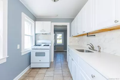 80 Kensington Court, Copiague, NY 11726 - Photo 2