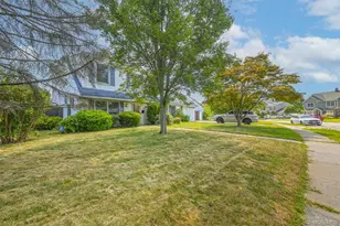 19 Griddle Ln, Levittown, NY 11756 - Photo 16