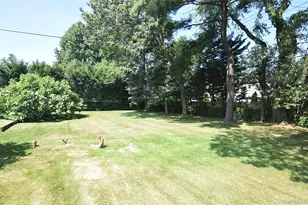42 Lauren Ave, Dix Hills, NY 11746 - Photo 30