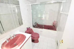 42 Lauren Ave, Dix Hills, NY 11746 - Photo 18