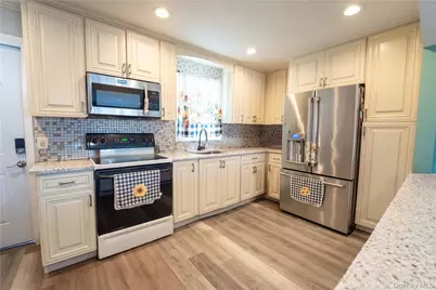 731 Planders Avenue, Uniondale, NY 11553 - Photo 12