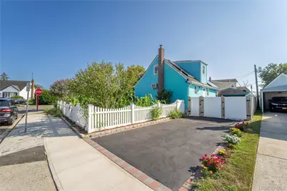 731 Planders Avenue, Uniondale, NY 11553 - Photo 8