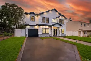 12 Hoover Ln, Bethpage, NY 11714 - Photo 2