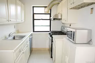 47-18 217th St, Bayside, NY 11361 - Photo 10