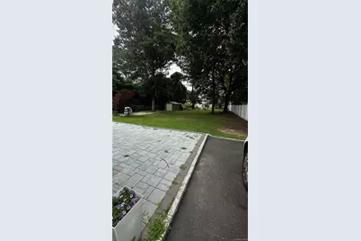 665 Commander Avenue, West Babylon, NY 11704 - Photo 12