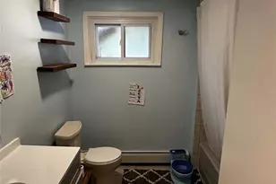 665 Commander Ave, West Babylon, NY 11704 - Photo 18