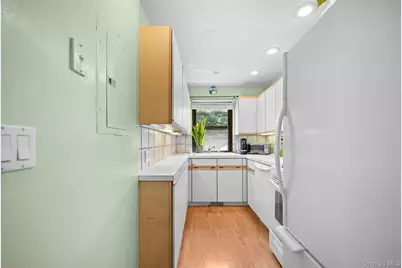 29 West Mill Drive #10A, Great Neck, NY 11021 - Photo 18