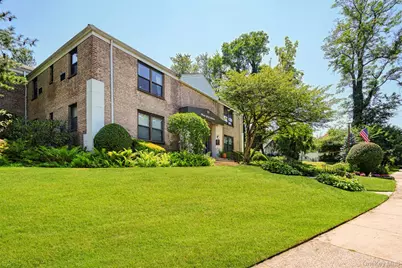 29 West Mill Drive #10A, Great Neck, NY 11021 - Photo 1