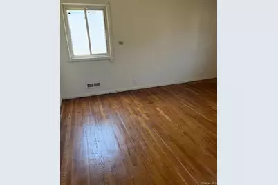 1 Willowbrook Lane, Freeport, NY 11520 - Photo 8