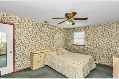 58 Pasadena Drive, Plainview, NY 11803 - Photo 14