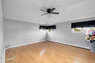 6 Downhill Ln, Wantagh, NY 11793 - Photo 16