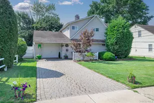 6 Downhill Ln, Wantagh, NY 11793 - Photo 2