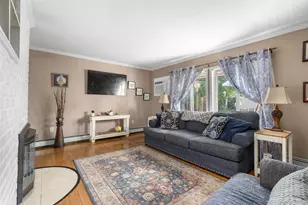 6 Downhill Ln, Wantagh, NY 11793 - Photo 8