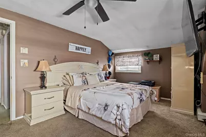 6 Downhill Lane, Wantagh, NY 11793 - Photo 14