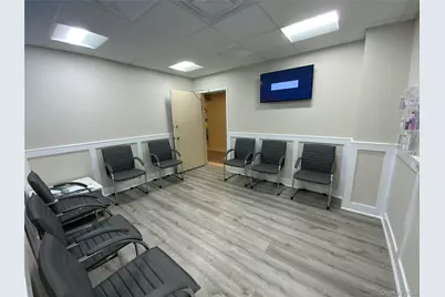 26234 Grand Central Parkway, Floral Park, NY 11005 - Photo 4