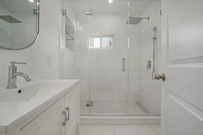 255 Moore Avenue, Freeport, NY 11520 - Photo 20