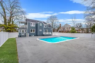 255 Moore Ave, Freeport, NY 11520 - Photo 6