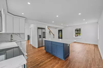 255 Moore Avenue, Freeport, NY 11520 - Photo 14