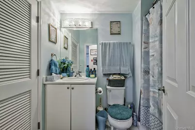 279 Augusta Drive, Medford, NY 11763 - Photo 14