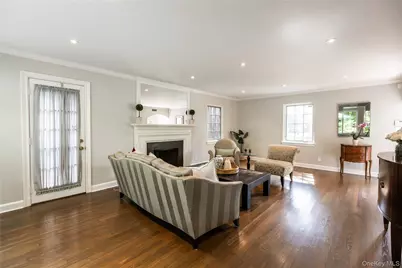 20 Mill Spring Road, Manhasset, NY 11030 - Photo 4