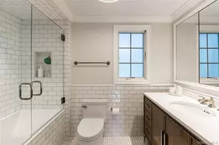 20 Mill Spring Rd, Manhasset, NY 11030 - Photo 12