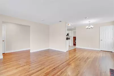 116 E Woodside Avenue, Patchogue, NY 11772 - Photo 8