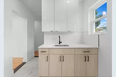 8771 123rd Street, Richmond Hill, NY 11418 - Photo 4