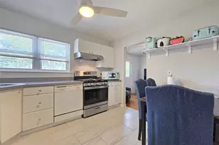 113 Berkeley Ave, Selden, NY 11784 - Photo 4