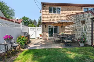 12 Coachman Ln, Levittown, NY 11756 - Photo 26