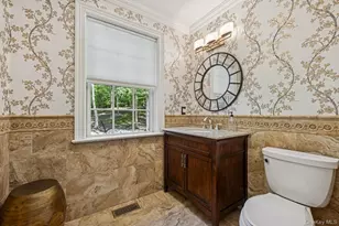 33 Bacon Rd, Saint James, NY 11780 - Photo 32