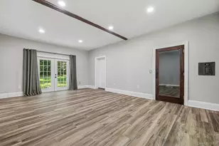 33 Bacon Rd, Saint James, NY 11780 - Photo 38