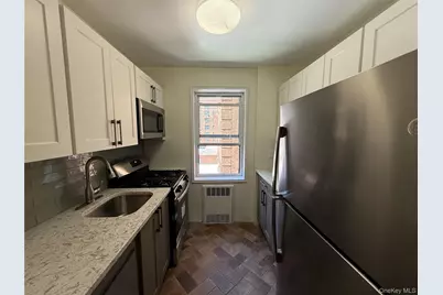 30 Ehrbar Ave #311, Fleetwood, NY 10552 - Photo 2