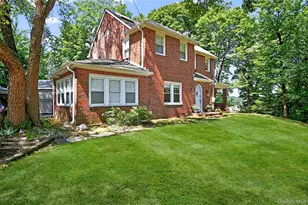 20 Hendrick Ave, Glen Cove, NY 11542 - Photo 2