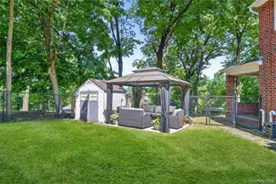 20 Hendrick Ave, Glen Cove, NY 11542 - Photo 22