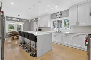 20 Hendrick Ave, Glen Cove, NY 11542 - Photo 12