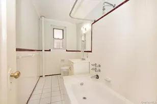 65-74 Saunders St, Rego Park, NY 11374 - Photo 14