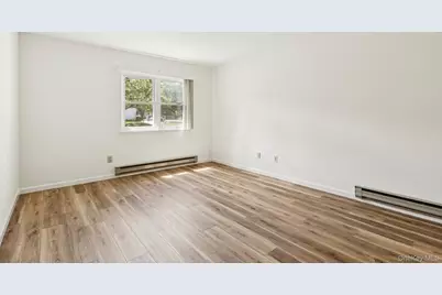 102 Gotham Way, Saint James, NY 11780 - Photo 22