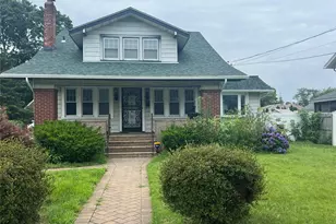 221 E Dean St, Freeport, NY 11520 - Photo 4