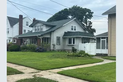 221 E Dean Street, Freeport, NY 11520 - Photo 2