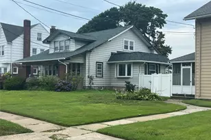 221 E Dean St, Freeport, NY 11520 - Photo 2