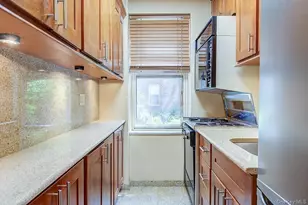 110-34 73rd Rd, Forest Hills, NY 11375 - Photo 10